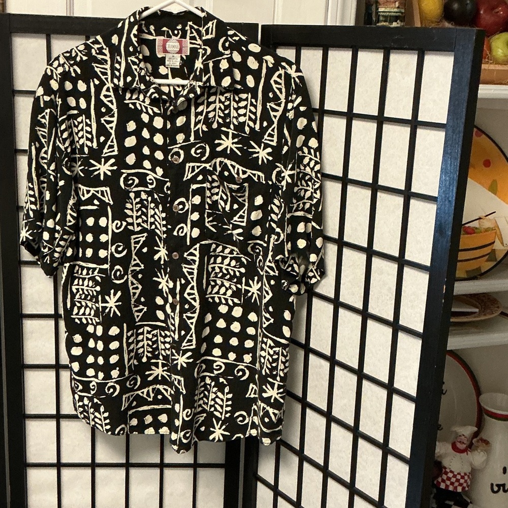 Men's Black & White Patterned Casual Button-Down Shirt